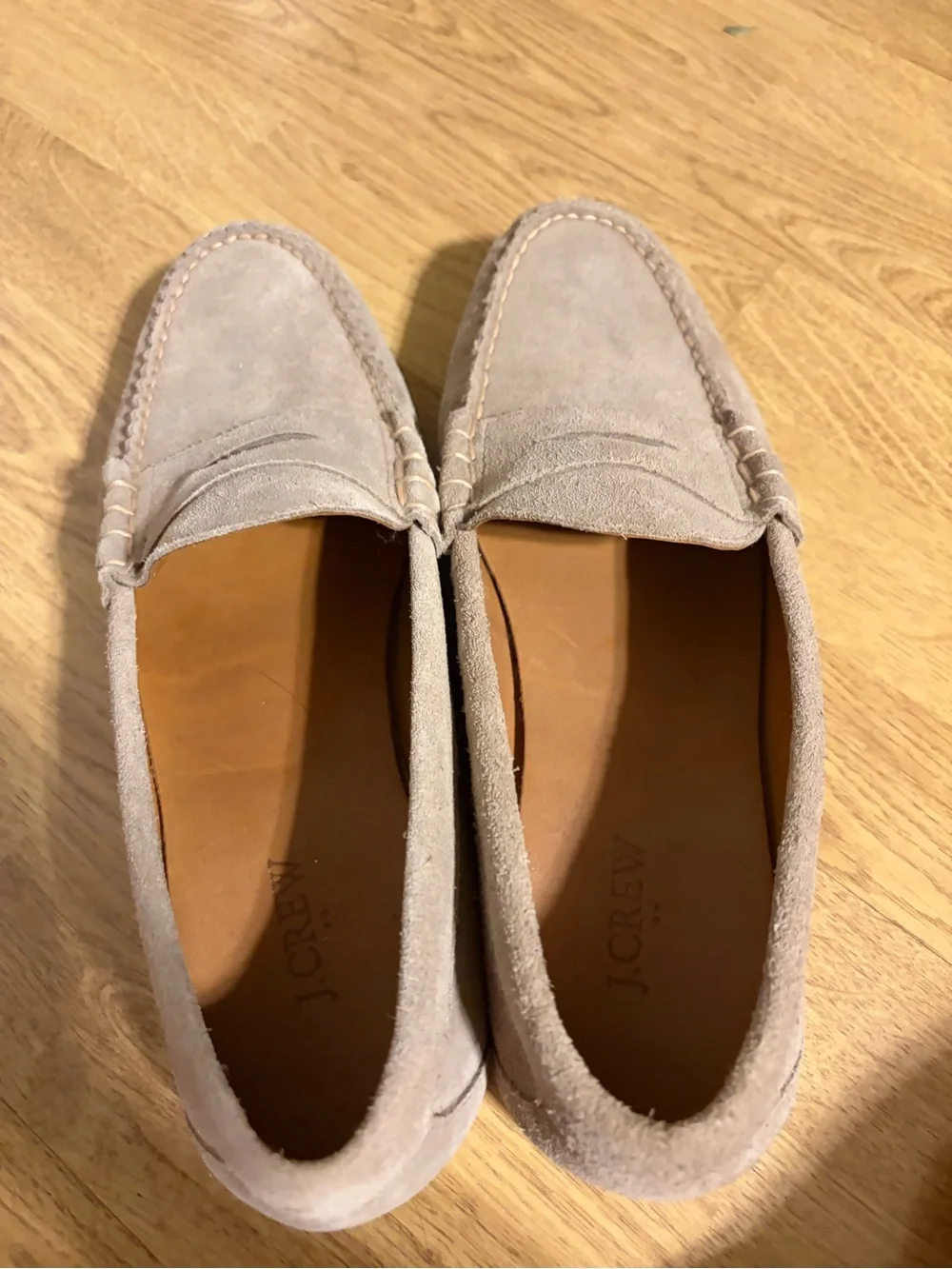 J. Crew Men's Geunine leather Suede Penny Loafers in Taupe Beigea like new !!